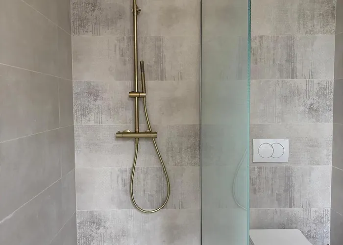 Au Charme Du Foulon 3*